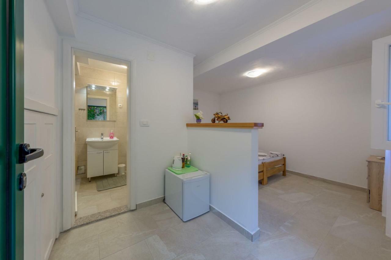 Nino Apartment